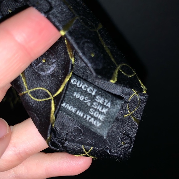 Authentic Vintage Gucci Tie - Picture 4 of 4